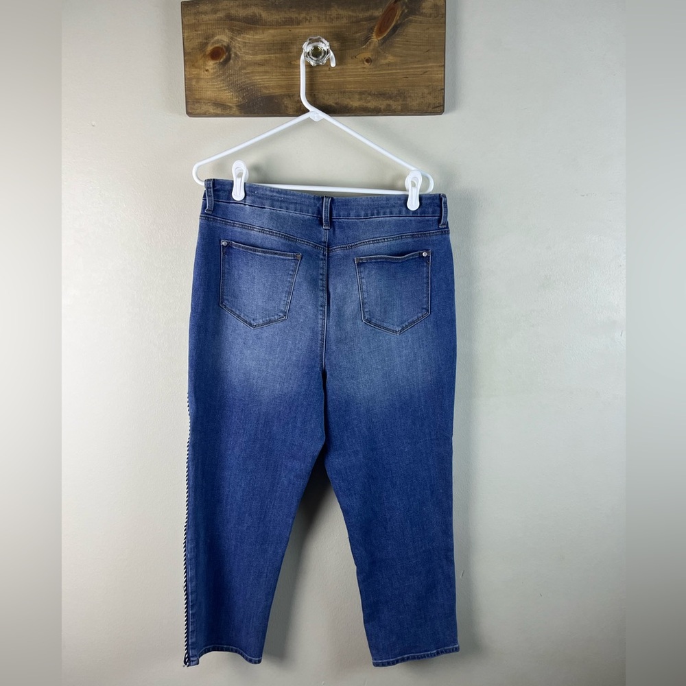 NWT Chico’s 2.5 So Slimming Girlfriend Slim Leg Crop Jeans with Rope Trim - Picture 5 of 10